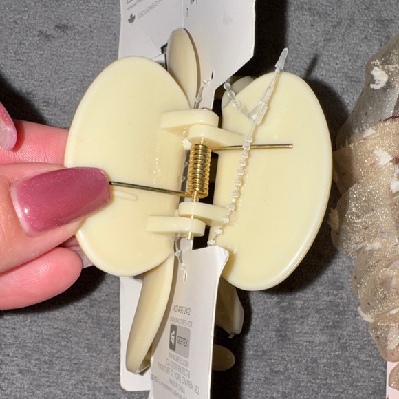 Sophi - NWT Yellow & Beige Floral Hair Accessories Set - Picture 5 of 14